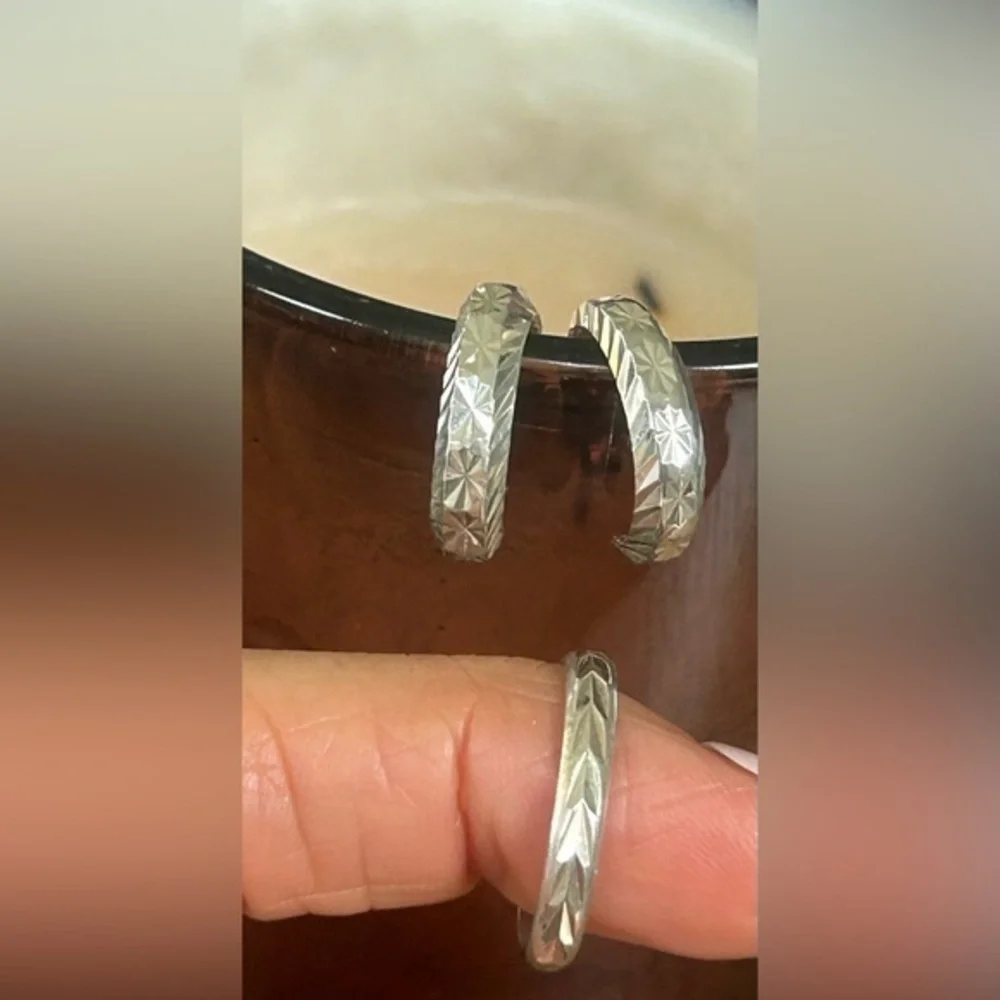 Elegant Sterling Silver Patterned Hoop Earrings and Band Ring Set
